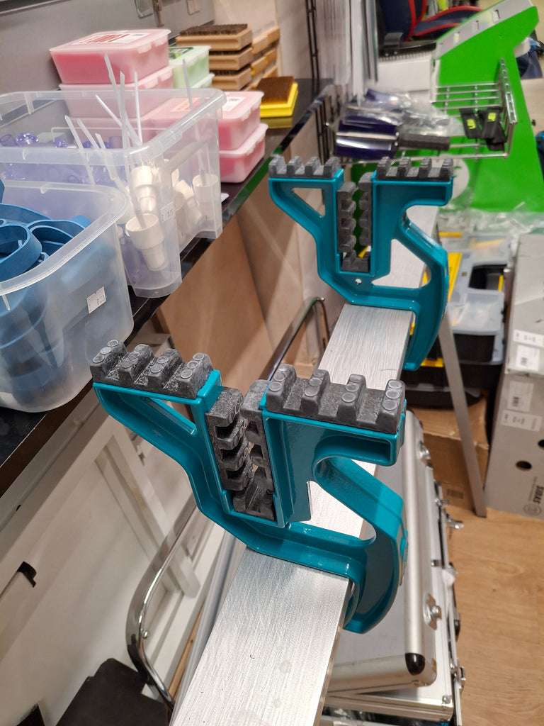 Ski Man Snowboaard Vise